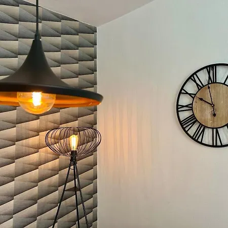 Modern & Stylish In Old Town Appartement