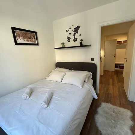 Modern & Stylish In Old Town