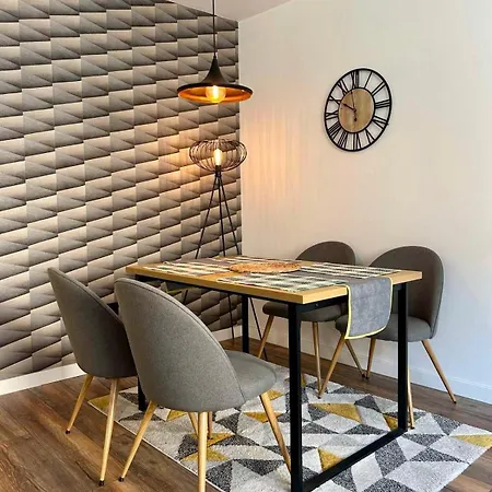 Modern & Stylish In Old Town